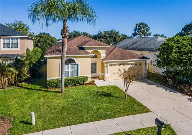 Photo 1 of Sale Pending at 477 Lakepark Trl, OVIEDO, FL 32765 | MLS# O6447843 | Listing updated on 2026-10-29