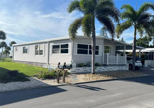 Photo 1 of Manufactured home for sale at 804 Cervina Dr N, Venice, FL 34285 | MLS# N6146093 | Listing updated on 2026-10-08