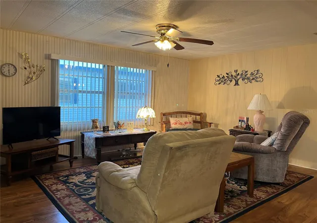 Photo 3 of Manufactured home for sale at 804 Cervina Dr N, Venice, FL 34285 | MLS# N6146093 | Listing updated on 2026-10-08