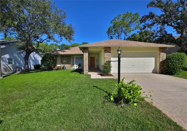 Single family home for sale at 7103 Crown Oaks Dr, SPRING HILL, FL 34606 | MLS# W7890150