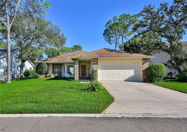 Photo 4 of Single family home for sale at 7103 Crown Oaks Dr, Spring Hill, FL 34606 | MLS# W7890150 | Listing updated on 2026-10-15