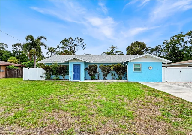 Single family home for sale at 2501 32nd Avenue W, BRADENTON, FL 34205 | MLS# A4708754