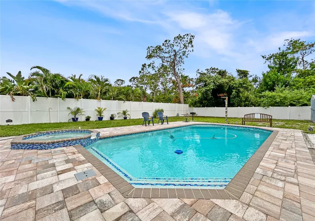 Photo 2 of Single family home for sale at 2501 32nd Avenue W, Bradenton, FL 34205 | MLS# A4708754 | Listing updated on 2026-10-10
