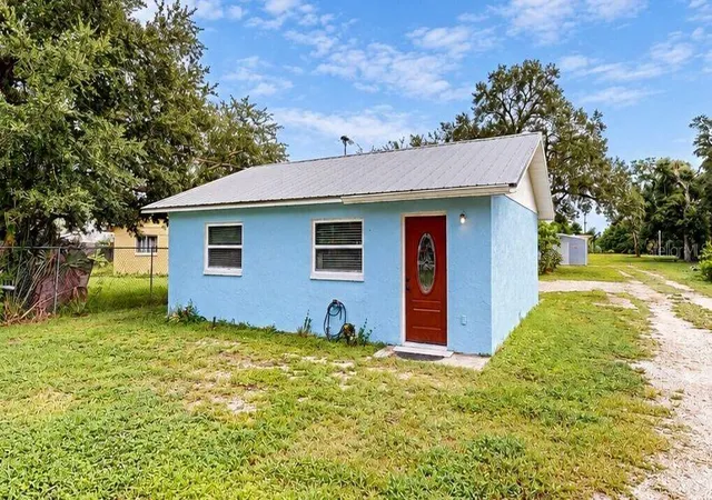 Single family home for sale at 330 12th Street W, PALMETTO, FL 34221 | MLS# A4708758
