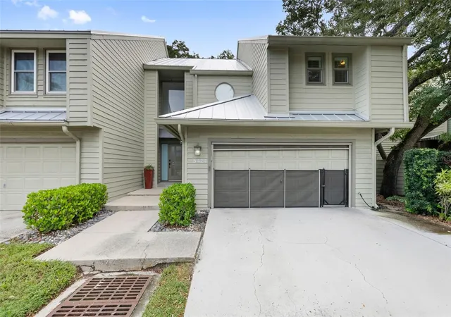Photo 1 of Townhouse for sale at 5424 Bayshore Blvd #12, Tampa, FL 33611 | MLS# TB8555648 | Listing updated on 2026-10-08