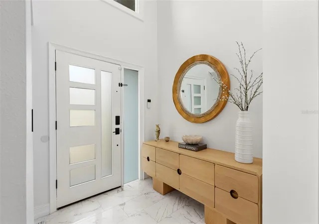 Photo 4 of Townhouse for sale at 5424 Bayshore Blvd #12, Tampa, FL 33611 | MLS# TB8555648 | Listing updated on 2026-10-08