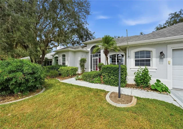 Photo 2 of Single family home for sale at 5127 Aurora Dr, Leesburg, FL 34748 | MLS# G5118740 | Listing updated on 2026-10-07