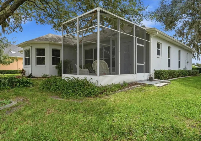 Photo 3 of Single family home for sale at 5127 Aurora Dr, Leesburg, FL 34748 | MLS# G5118740 | Listing updated on 2026-10-07