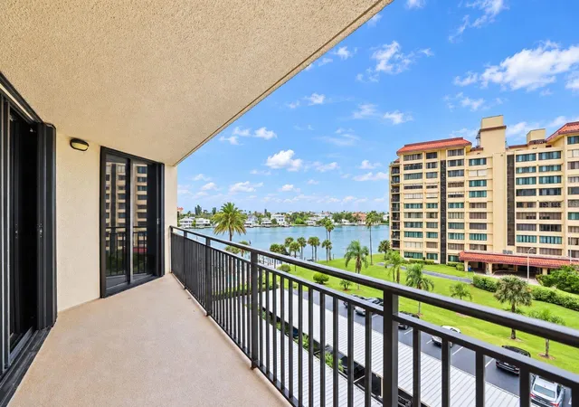 Photo 4 of Condo for sale at 690 Is Way #606, Clearwater Beach, FL 33767 | MLS# TB8555649 | Listing updated on 2026-10-08