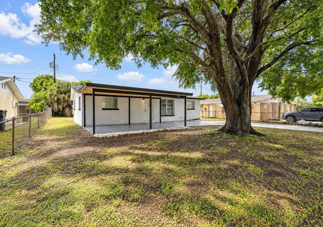 Photo 2 of Single family home for sale at 4408 W Elm St, Tampa, FL 33614 | MLS# TB8555650 | Listing updated on 2026-10-08