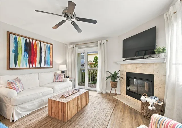Photo 4 of Townhouse for sale at 405 Madeira Cir, Saint Petersburg, FL 33715 | MLS# TB8555652 | Listing updated on 2026-10-08