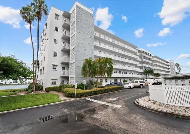 Photo 2 of Condo for sale at 5925 Shore Blvd S #105, Gulfport, FL 33707 | MLS# TB8555653 | Listing updated on 2026-10-09