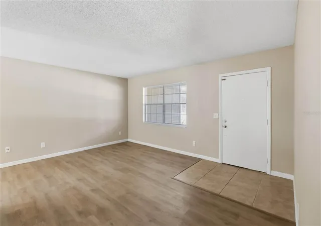Photo 4 of Single family home for sale at 113 Lido Rd, Winter Springs, FL 32708 | MLS# O6447866 | Listing updated on 2026-10-09