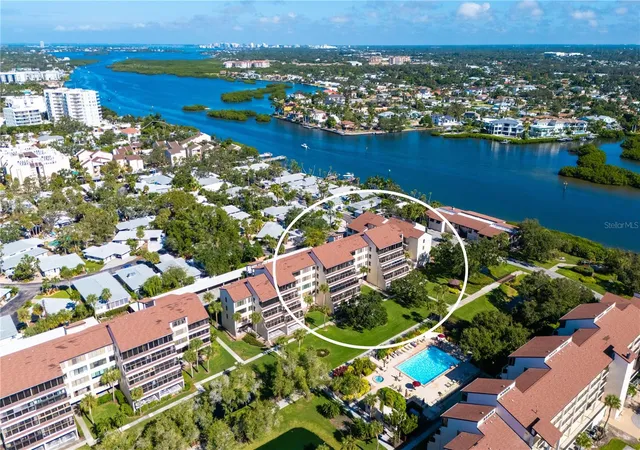 Listing Photo 4 - Condo for sale in building located at 6285 Midnight Pass Rd, Sarasota, FL 34242 - Unit #406