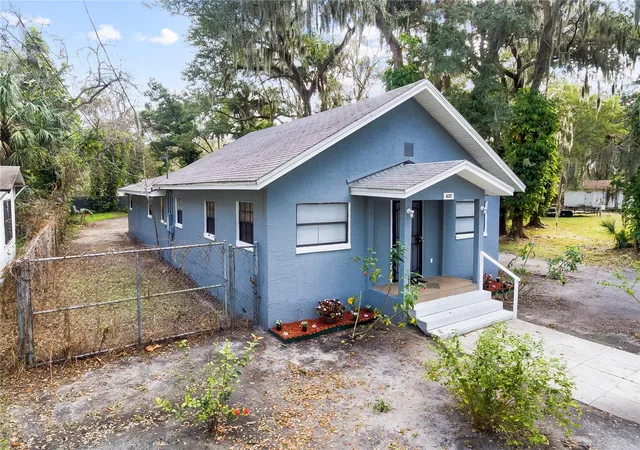 Photo 2 of Single family home for sale at 637 Vera St, Daytona Beach, FL 32114 | MLS# O6447870 | Listing updated on 2026-10-08
