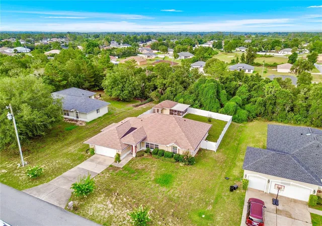 Photo 3 of Single family home for sale at 10151 Sw 41st Terrace, Ocala, FL 34476 | MLS# OM733585 | Listing updated on 2026-10-08