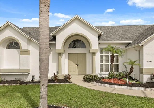 Photo 3 of Single family home for sale at 12547 W Hope Dr, Orlando, FL 32837 | MLS# O6447883 | Listing updated on 2026-10-08
