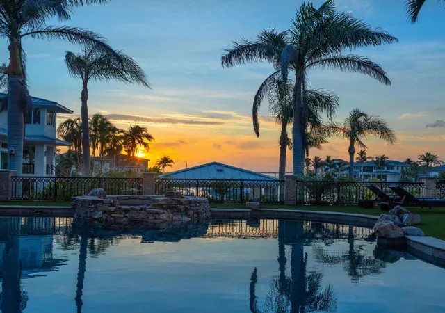 Photo 3 of Single family home for sale at 1423 Hillview Dr, Sarasota, FL 34239 | MLS# A4708764 | Listing updated on 2026-10-30