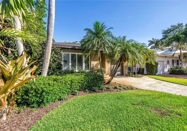 Photo 2 of Single family home for sale at 200 Lamara Way Ne, Saint Petersburg, FL 33704 | MLS# TB8555672 | Listing updated on 2026-10-09