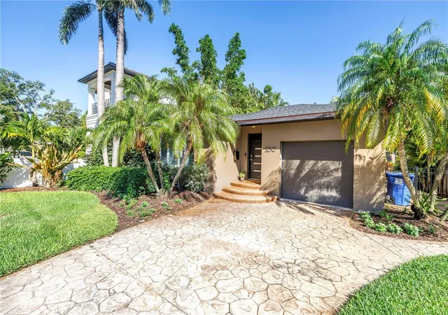Photo 3 of Single family home for sale at 200 Lamara Way Ne, Saint Petersburg, FL 33704 | MLS# TB8555672 | Listing updated on 2026-10-09