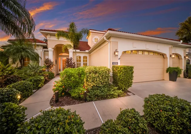 Single family home for sale at 14703 Sundial Pl, LAKEWOOD RANCH, FL 34202 | MLS# A4708766