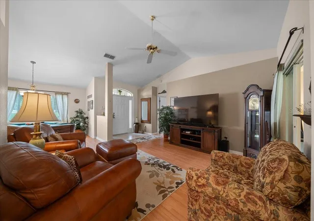Photo 4 of Single family home for sale at 14336 SW 112th Circle, Dunnellon, FL 34432 | MLS# OM733589 | Listing updated on 2026-10-08