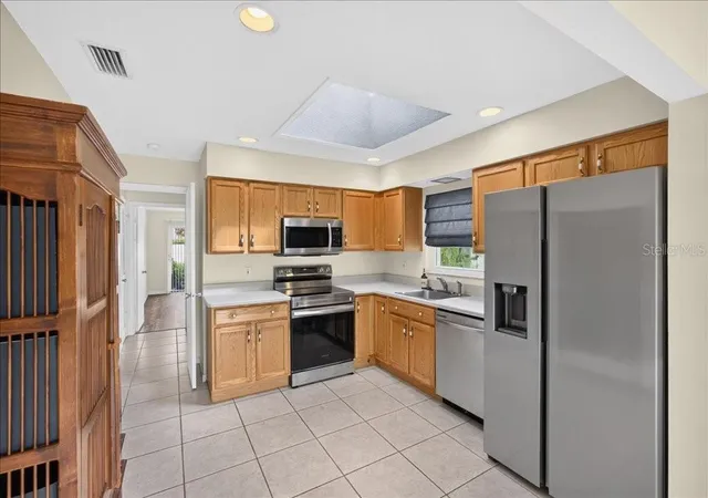 Photo 3 of Single family home for sale at 4 Cooper Ct, Palm Coast, FL 32137 | MLS# FC321970 | Listing updated on 2026-10-08