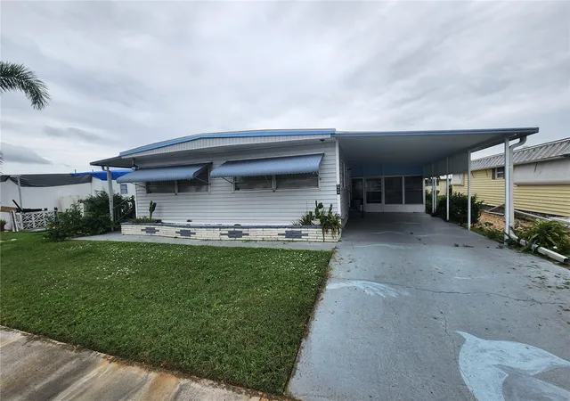 Manufactured home for sale at 5317 Chateau Ln, BRADENTON, FL 34207 | MLS# A4708768