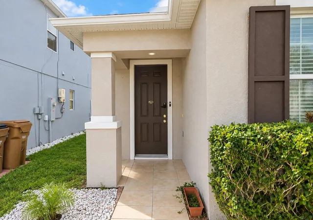 Photo 3 of Single family home for sale at 1523 Blue Horizon Dr, Clermont, FL 34714 | MLS# OM733590 | Listing updated on 2026-10-08