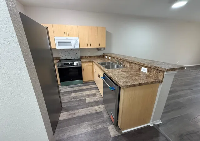 Photo 3 of Condo for sale at 10201 Indian Crk Dr #10B, Kissimmee, FL 34759 | MLS# S5159018 | Listing updated on 2026-10-08