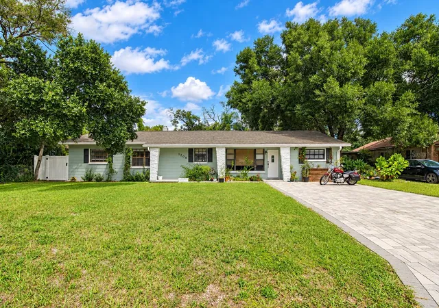 Single family home for sale at 1204 E North St, TAMPA, FL 33604 | MLS# TB8555685
