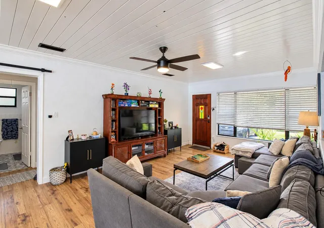 Photo 3 of Single family home for sale at 1204 E North St, Tampa, FL 33604 | MLS# TB8555685 | Listing updated on 2026-10-08
