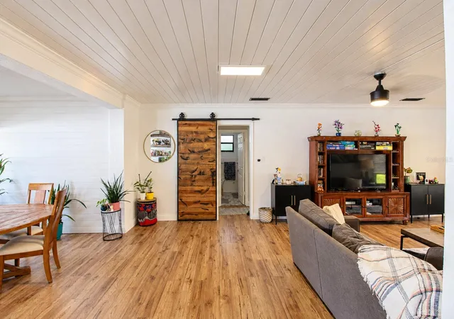 Photo 4 of Single family home for sale at 1204 E North St, Tampa, FL 33604 | MLS# TB8555685 | Listing updated on 2026-10-08
