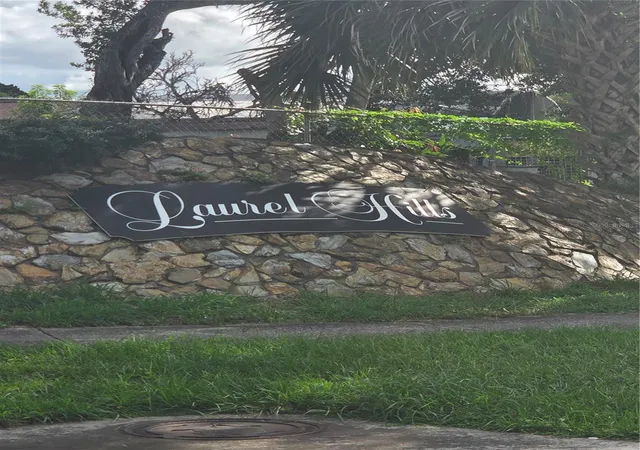 Photo 2 of Single family home for sale at 7226 Jonquil Dr, Orlando, FL 32818 | MLS# O6447904 | Listing updated on 2026-10-09