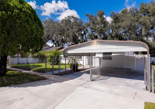 Photo 2 of Single family home for sale at 8205 Esperanza St, Orlando, FL 32817 | MLS# O6447907 | Listing updated on 2026-10-28