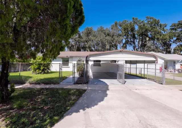 Photo 3 of Single family home for sale at 8205 Esperanza St, Orlando, FL 32817 | MLS# O6447907 | Listing updated on 2026-10-28