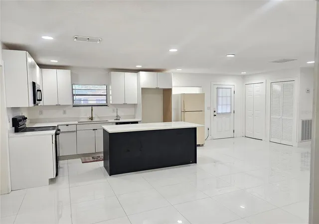 Photo 2 of Single family home for sale at 6125 Liberty Ave, Temple Terrace, FL 33617 | MLS# TB8555687 | Listing updated on 2026-10-07