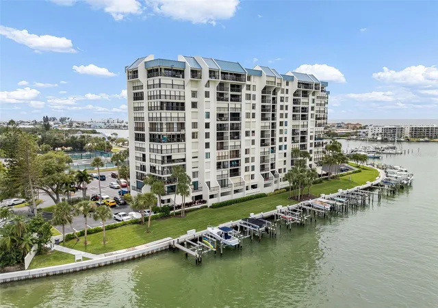 Photo 3 of Condo for sale at 9425 Blind Pass Rd #1006, St Pete Beach, FL 33706 | MLS# W7890158 | Listing updated on 2026-10-07