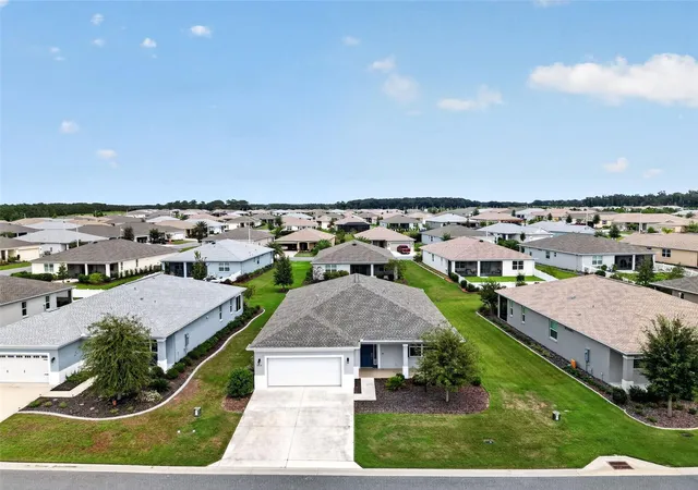 Photo 4 of Single family home for sale at 9012 SW 75th Loop, Ocala, FL 34481 | MLS# OM733592 | Listing updated on 2026-10-08
