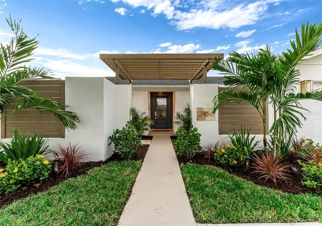 Photo 1 of Single family home for sale at 2456 Timbercrest Cir W, Clearwater, FL 33763 | MLS# TB8555695 | Listing updated on 2026-10-21
