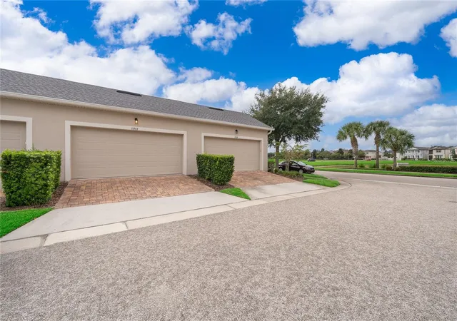 Photo 3 of Townhouse for sale at 11963 Vermillion Ave, Windermere, FL 34786 | MLS# O6447919 | Listing updated on 2026-10-09