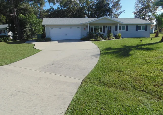Single family home for sale at 10985 SW 76th Avenue, OCALA, FL 34476 | MLS# OM733595