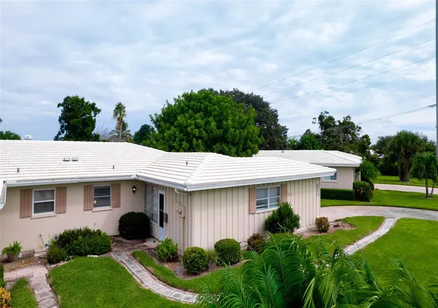 Single family home for sale at 7110 11th Avenue W, BRADENTON, FL 34209 | MLS# A4708773
