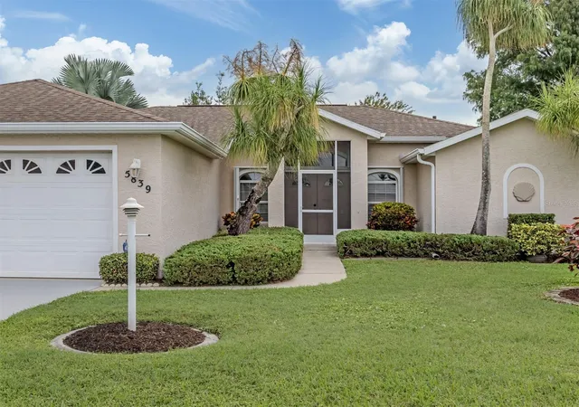 Photo 2 of Single family home for sale at 5839 Mckinley Rd, Venice, FL 34293 | MLS# N6146098 | Listing updated on 2026-10-14