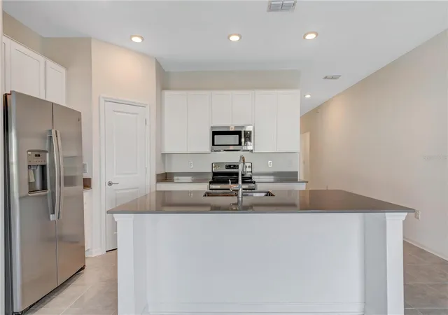 Photo 3 of Single family home for sale at 865 Citrus Reserve Blvd, Davenport, FL 33837 | MLS# O6447929 | Listing updated on 2026-10-08