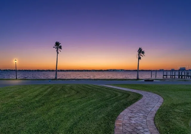 Photo 1 of Single family home for sale at 2305 Riverview Blvd, Bradenton, FL 34205 | MLS# A4708776 | Listing updated on 2026-10-30