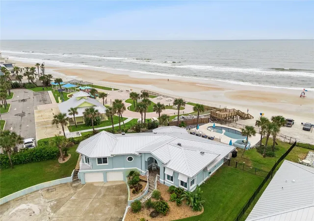Photo 3 of Single family home for sale at 2707 S Atlantic Ave, Daytona Beach, FL 32118 | MLS# O6447937 | Listing updated on 2026-10-09