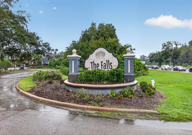 Photo 2 of Condo for sale at 8513 Is Breeze Ln #207, Temple Terrace, FL 33637 | MLS# TB8555723 | Listing updated on 2026-10-08