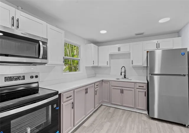 Photo 3 of Single family home for sale at 272 36th Street Ct E, Palmetto, FL 34221 | MLS# TB8555724 | Listing updated on 2026-10-07
