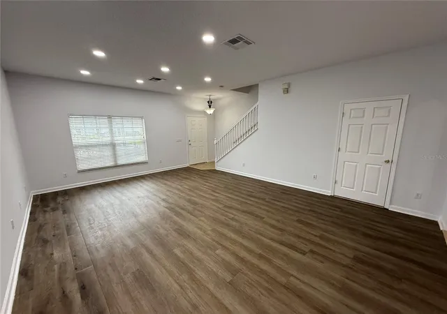 Photo 4 of Townhouse for sale at 16711 Cedar Crst Dr, Orlando, FL 32828 | MLS# O6447942 | Listing updated on 2026-10-07